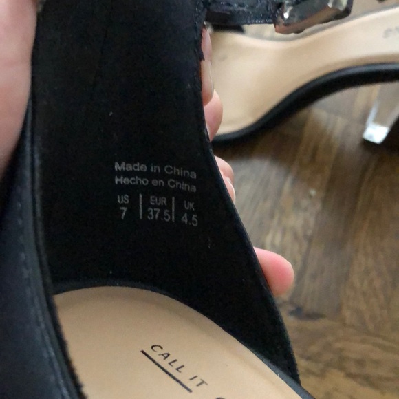 Strap heels - Picture 5 of 5